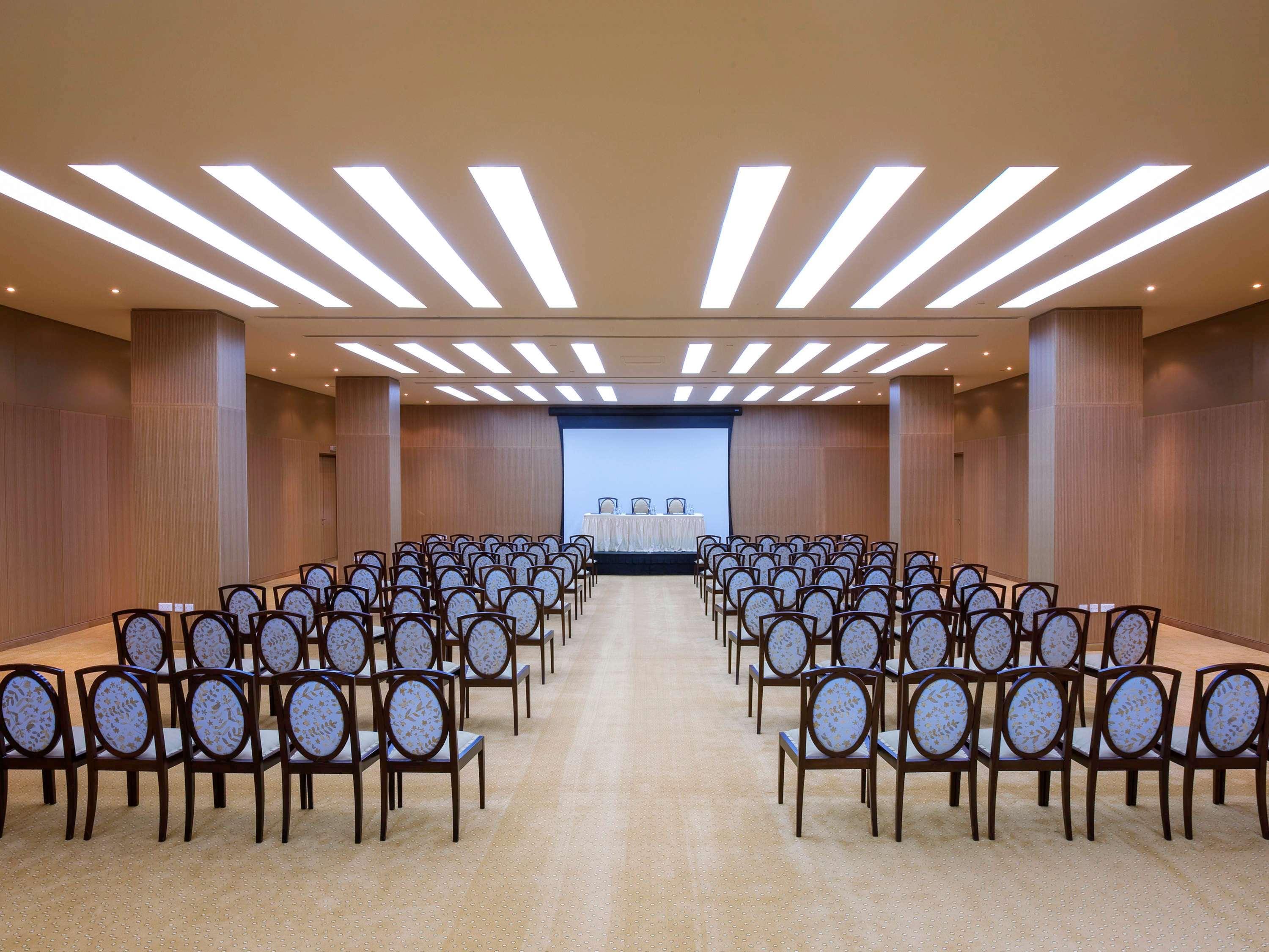 La Cigale Hotel Managed By Accor Доха Екстер'єр фото Meeting room