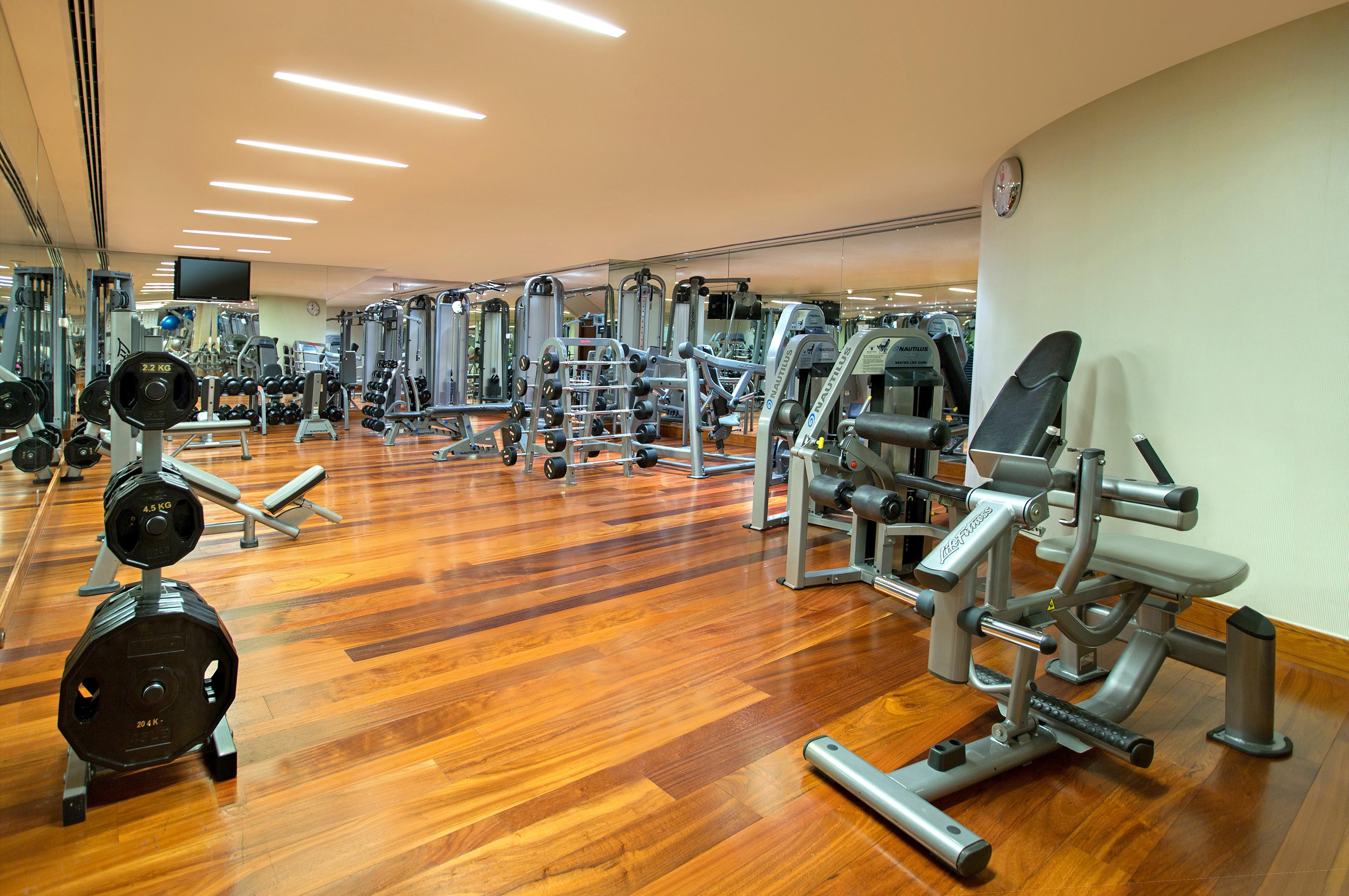 La Cigale Hotel Managed By Accor Доха Екстер'єр фото A gym at a hotel