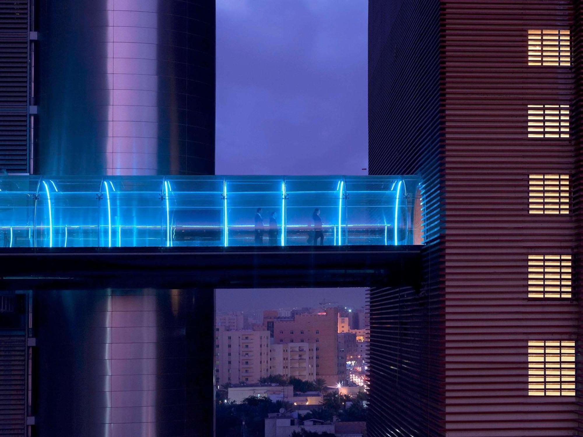 La Cigale Hotel Managed By Accor Доха Екстер'єр фото Skywalk